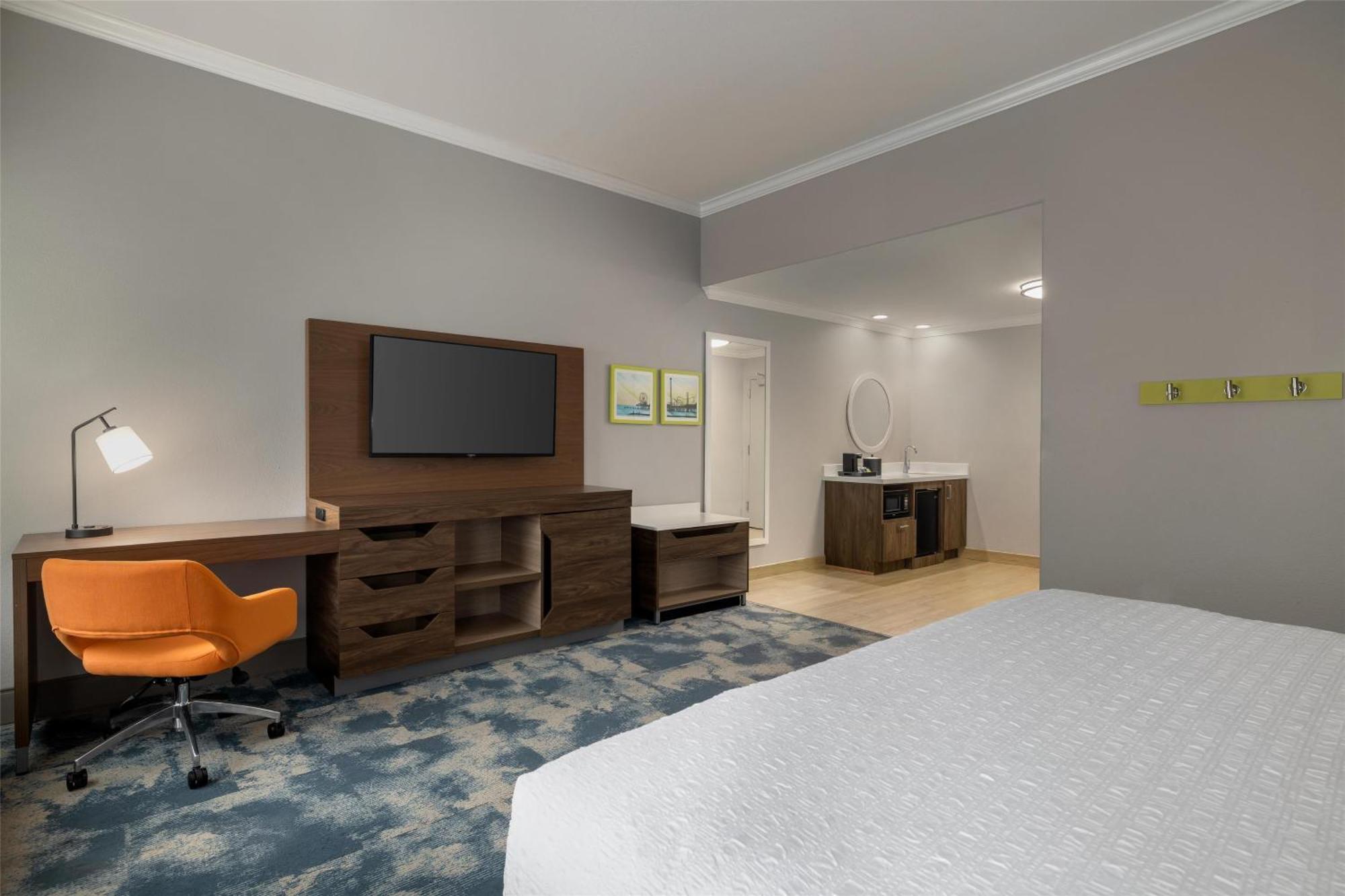 Hampton & Hotel 3*