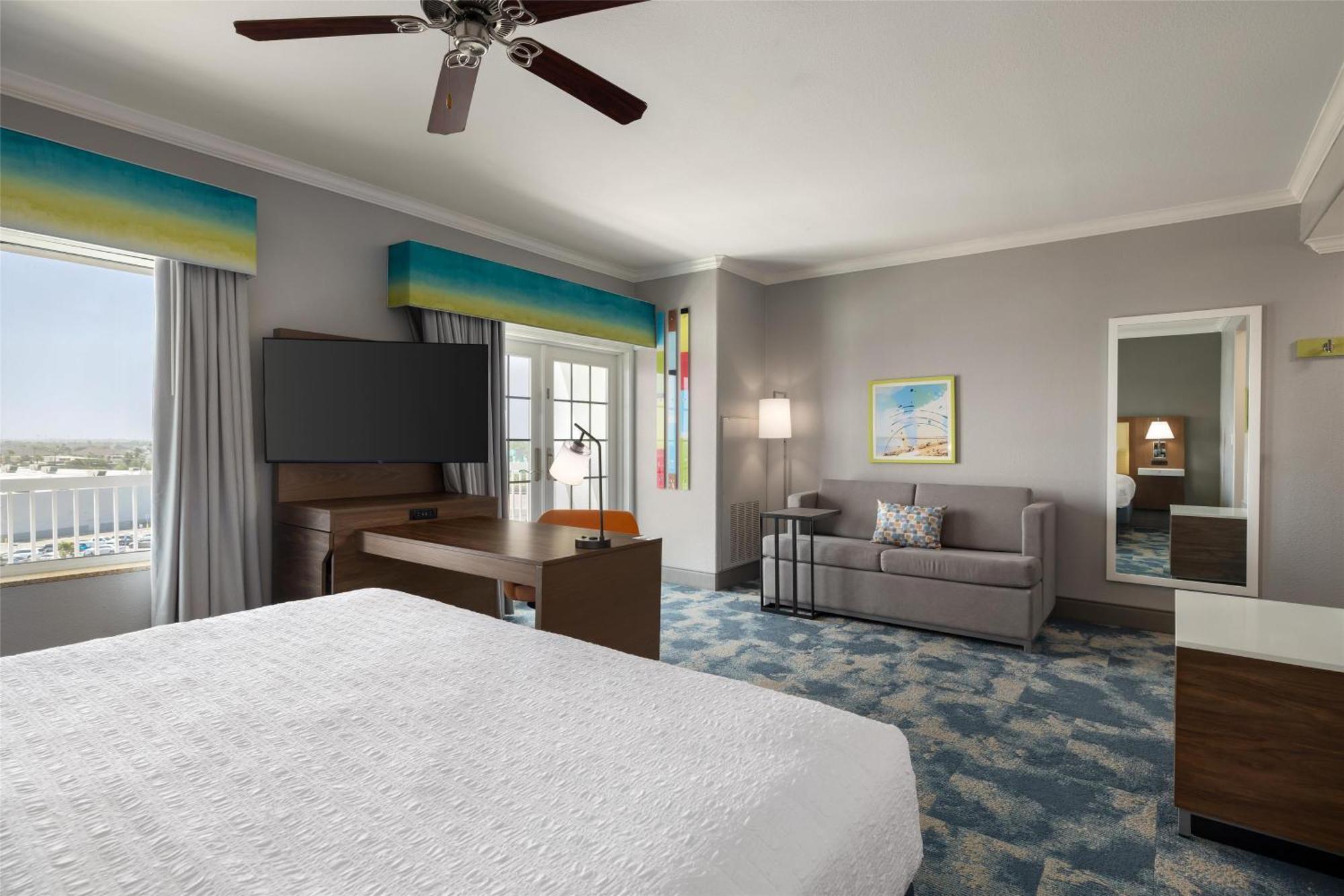 Hampton & Hotel 3*