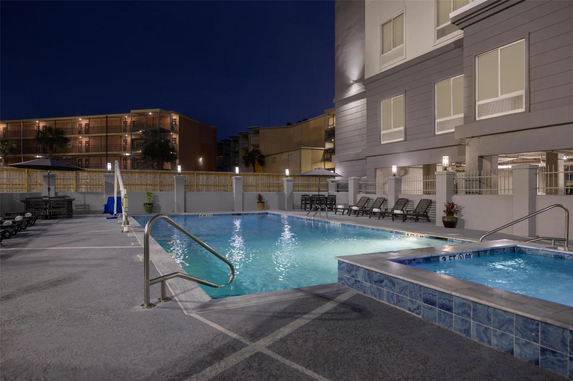 Hotel Hampton & 3*